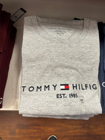 Camiseta TOMMY HILFIGER masculina com logo bordado no peito
